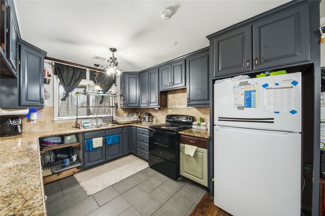 10949 E 3rd Street, Tulsa, OK 74128