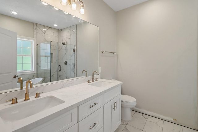 16050 Sea Palms Dr, Crosby, TX 77532