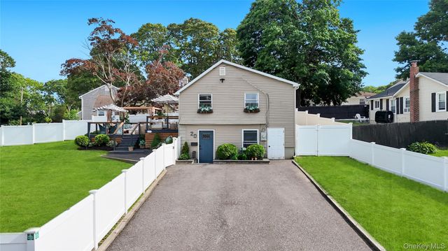 20 Adirondack Drive, Selden, NY 11784