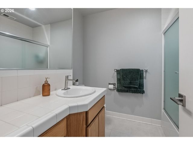 1924 Se SHERRETT St, Portland, OR 97202