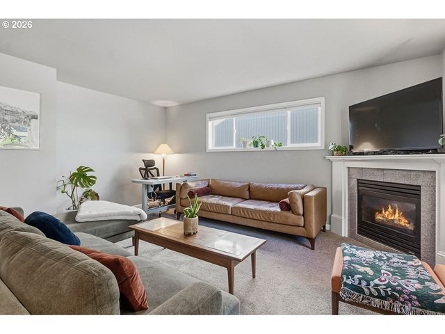 1924 Se SHERRETT St, Portland, OR 97202