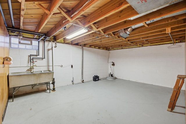 3401 S 86th STREET, Milwaukee, WI 53227