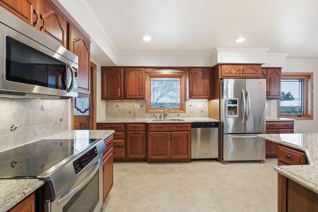 3401 S 86th STREET, Milwaukee, WI 53227