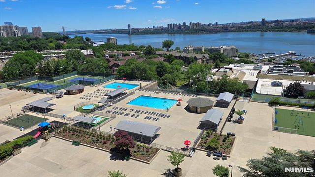 200 Winston 1006, Cliffside Park, NJ 07010
