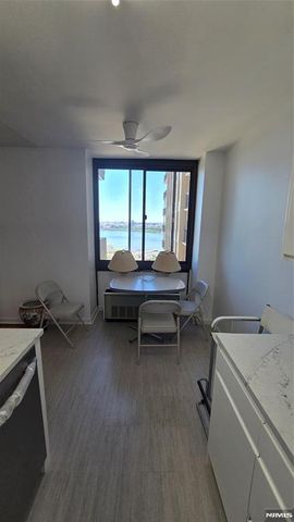 200 Winston 1006, Cliffside Park, NJ 07010