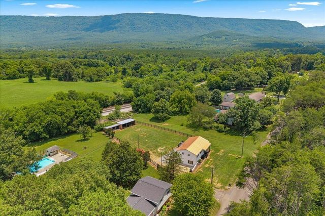 119 County Road 887, Etowah, TN 37331
