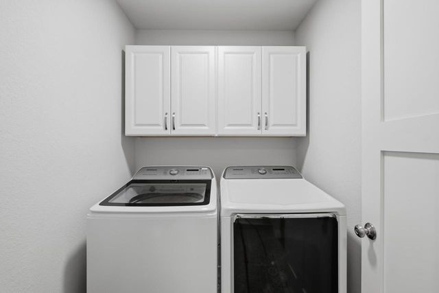987 Griffin Way, Deforest, WI 53532