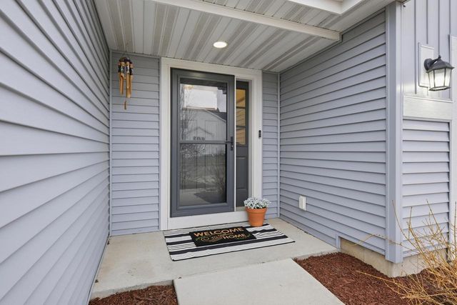 987 Griffin Way, Deforest, WI 53532