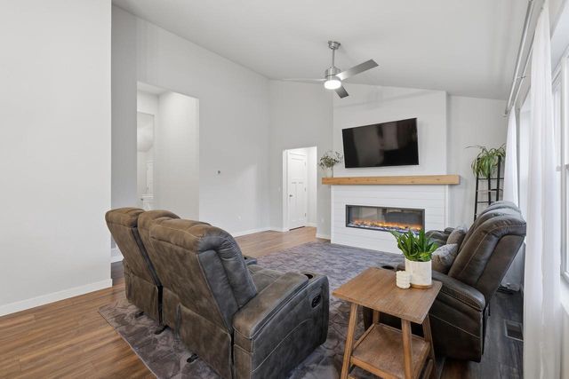 987 Griffin Way, Deforest, WI 53532