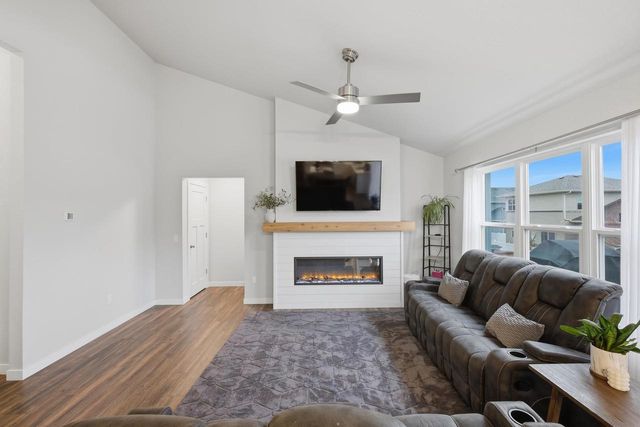 987 Griffin Way, Deforest, WI 53532