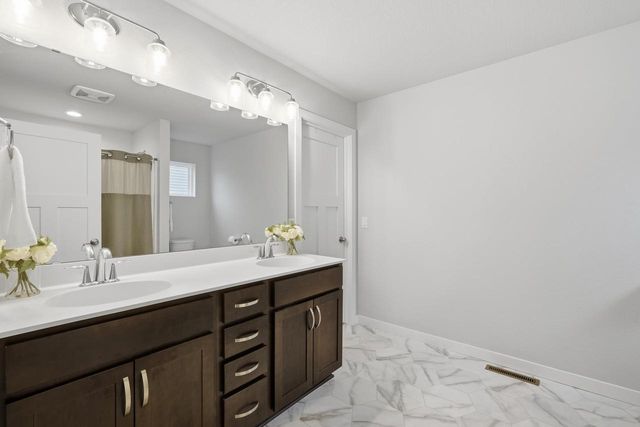 987 Griffin Way, Deforest, WI 53532