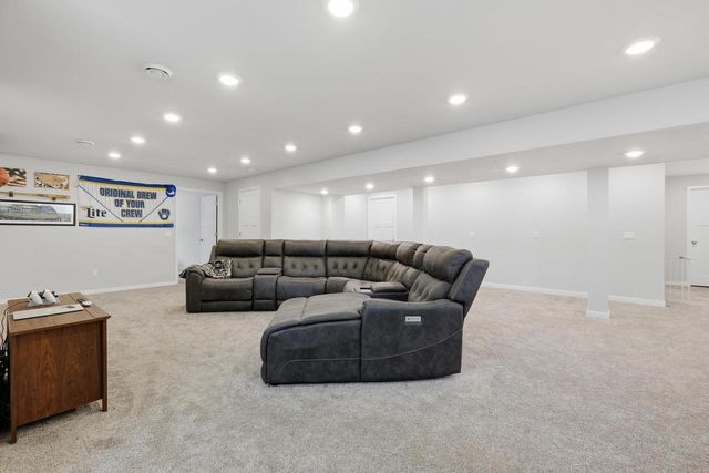 987 Griffin Way, Deforest, WI 53532