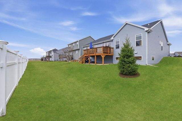 987 Griffin Way, Deforest, WI 53532