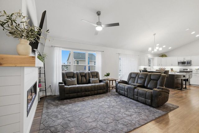 987 Griffin Way, Deforest, WI 53532