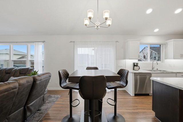 987 Griffin Way, Deforest, WI 53532