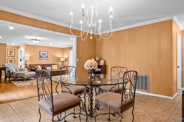 237 Brookhaven Drive, Gadsden, AL 35901