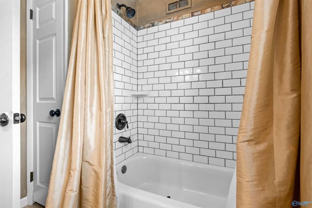 237 Brookhaven Drive, Gadsden, AL 35901