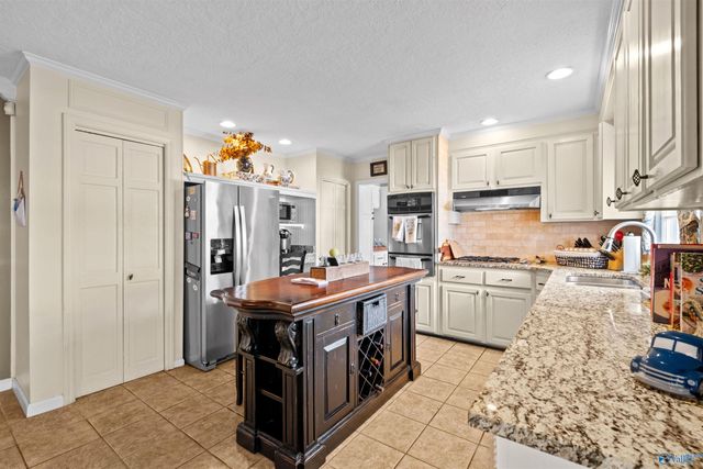 237 Brookhaven Drive, Gadsden, AL 35901