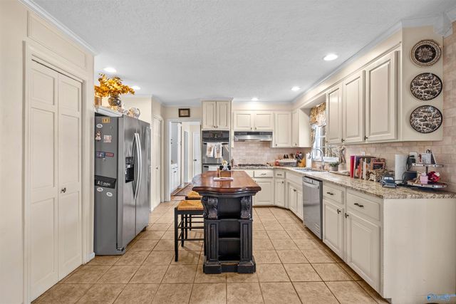 237 Brookhaven Drive, Gadsden, AL 35901