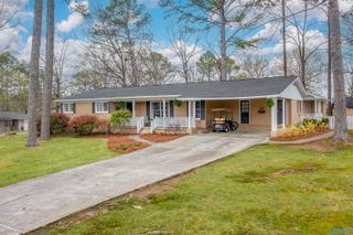 237 Brookhaven Drive, Gadsden, AL 35901
