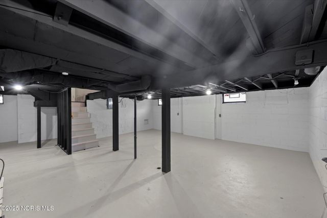 2447 Portsmouth Avenue, Toledo, OH 43613