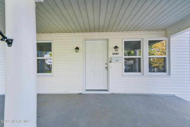 2447 Portsmouth Avenue, Toledo, OH 43613