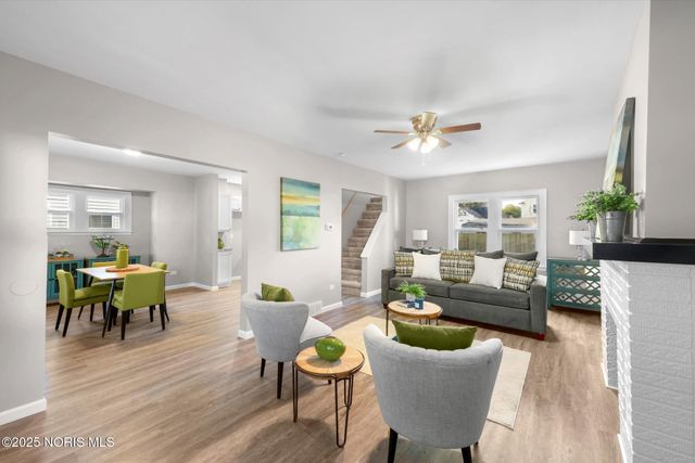 2447 Portsmouth Avenue, Toledo, OH 43613