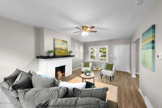 2447 Portsmouth Avenue, Toledo, OH 43613