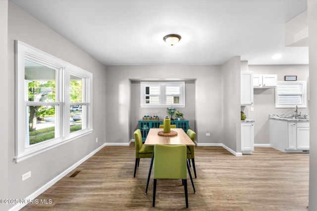 2447 Portsmouth Avenue, Toledo, OH 43613