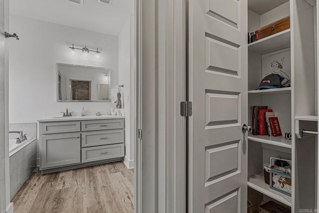 518 Wiregrass Way, Jonesboro, AR 72405