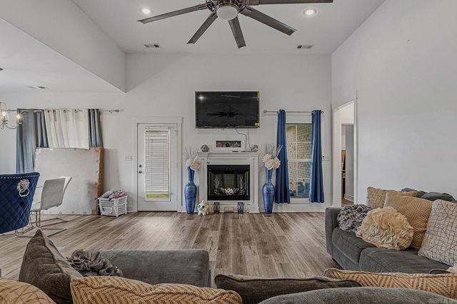 518 Wiregrass Way, Jonesboro, AR 72405