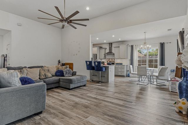 518 Wiregrass Way, Jonesboro, AR 72405