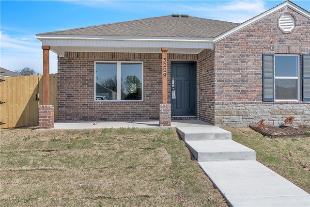 3229 Wolf Creek Street, Springdale, AR 72764