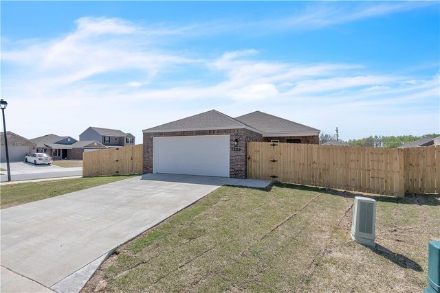 3229 Wolf Creek Street, Springdale, AR 72764