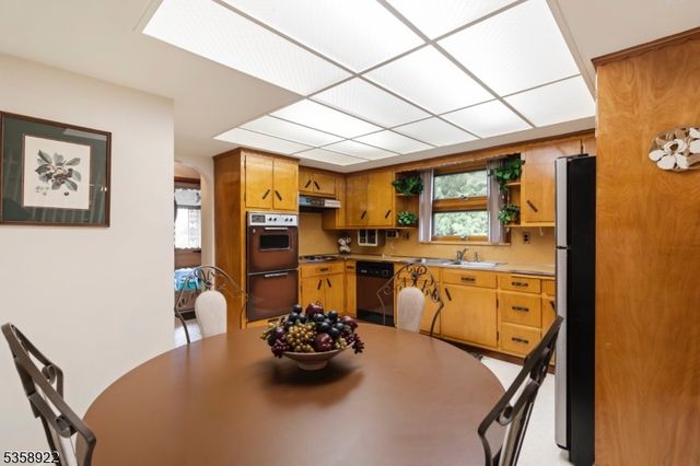 35 Hillside Ave, Netcong Boro, NJ 07857