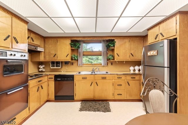 35 Hillside Ave, Netcong Boro, NJ 07857