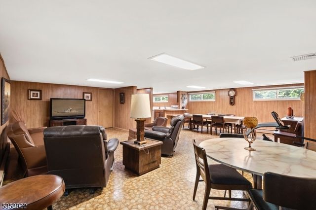 35 Hillside Ave, Netcong Boro, NJ 07857