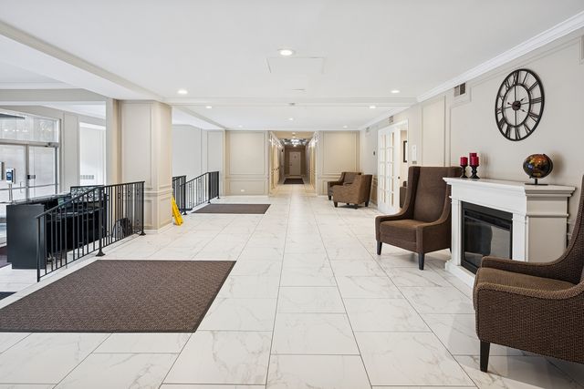 2909 N Sheridan Road 1001, Chicago, IL 60657