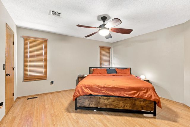 1817 N Shefford Cir, Wichita, KS 67212