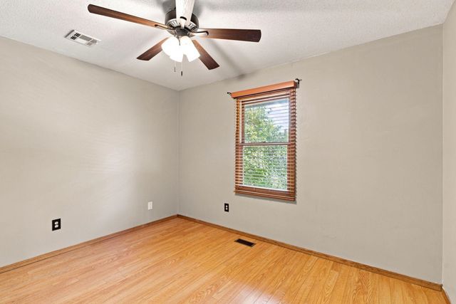 1817 N Shefford Cir, Wichita, KS 67212