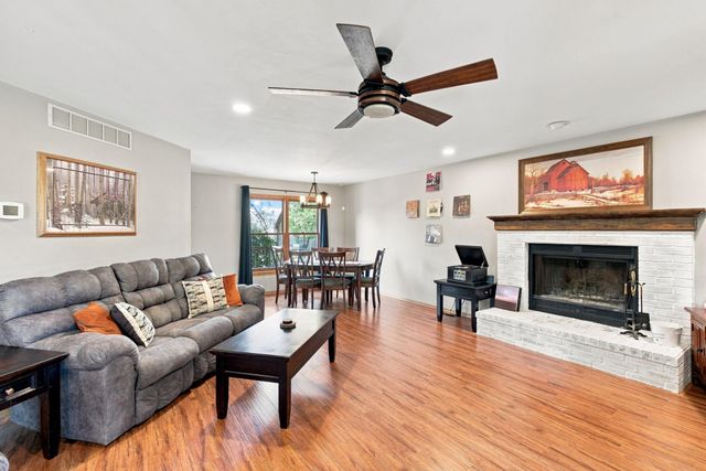 1817 N Shefford Cir, Wichita, KS 67212