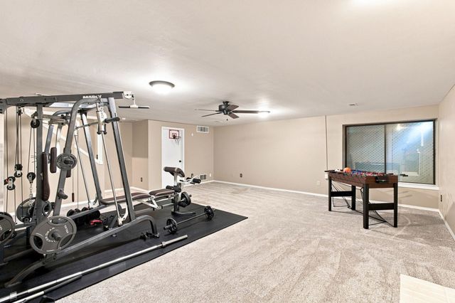 1817 N Shefford Cir, Wichita, KS 67212