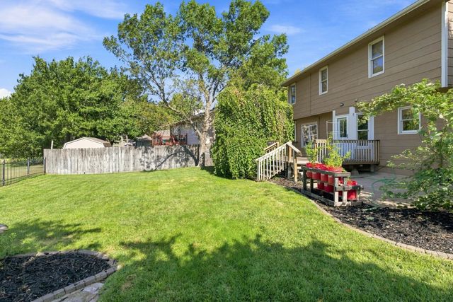 1817 N Shefford Cir, Wichita, KS 67212