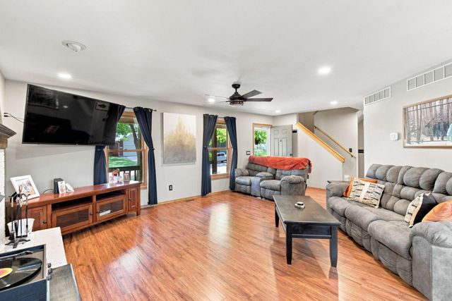 1817 N Shefford Cir, Wichita, KS 67212