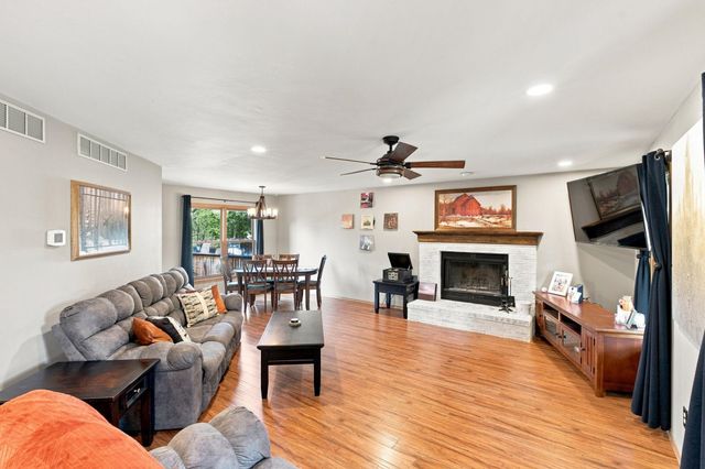 1817 N Shefford Cir, Wichita, KS 67212