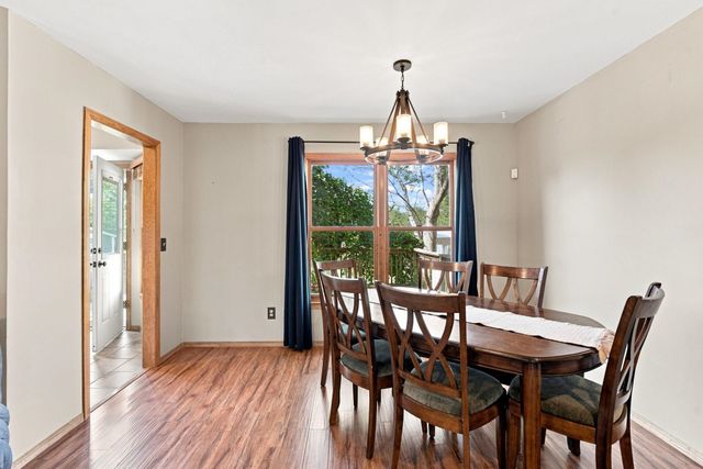 1817 N Shefford Cir, Wichita, KS 67212