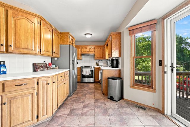 1817 N Shefford Cir, Wichita, KS 67212