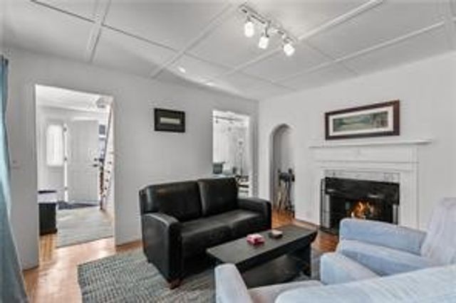 14 Dearborn Street, Newport, RI 02840