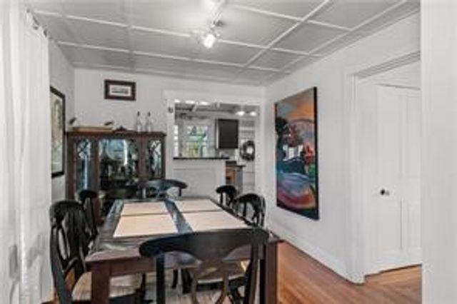 14 Dearborn Street, Newport, RI 02840