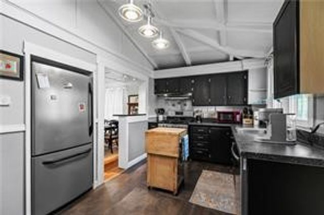 14 Dearborn Street, Newport, RI 02840